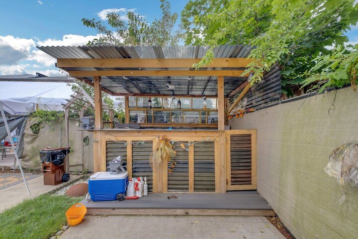 Property Grounds 27 of 31