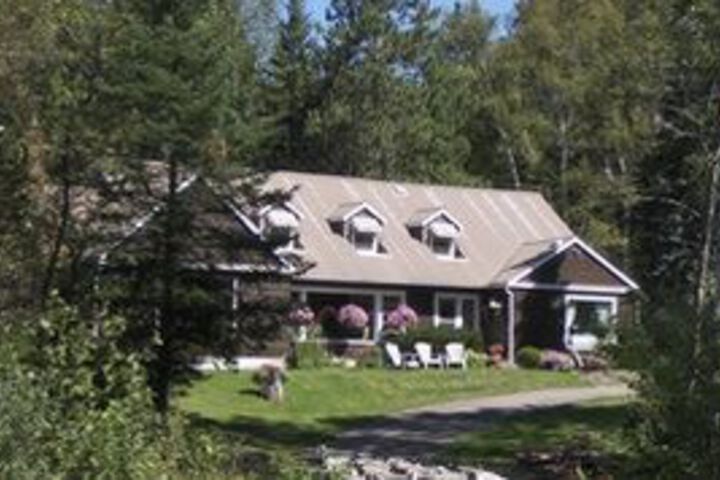 Exterior of Fortunes Madawaska Valley Inn