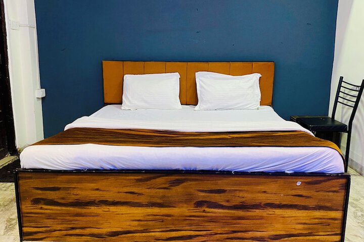 Room 10 of 29