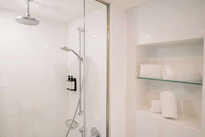 Room 47 of 110