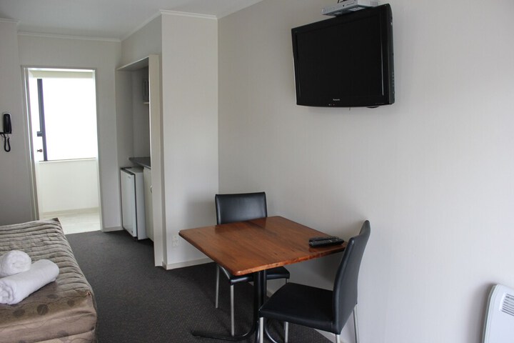 Room 4 of 112