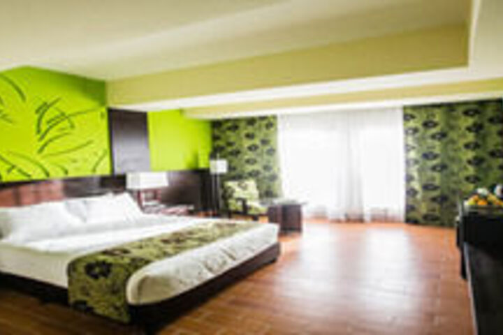 Room 11 of 34