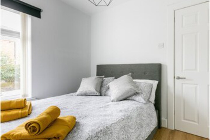 Room 33 of 52