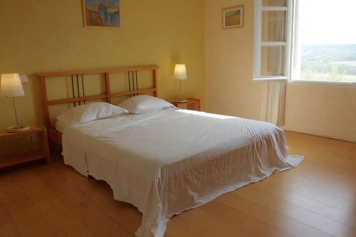 Room 4 of 13