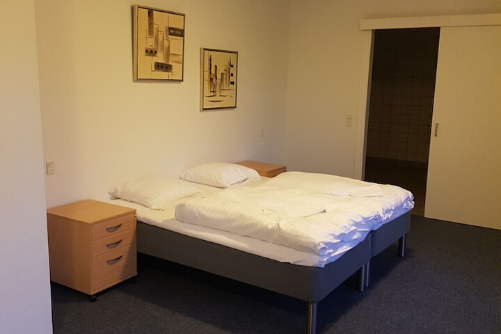 Room 11 of 39