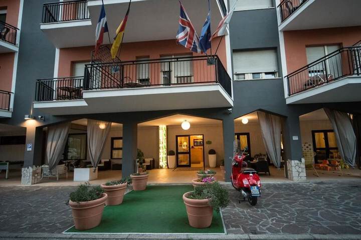 Hotel Entry