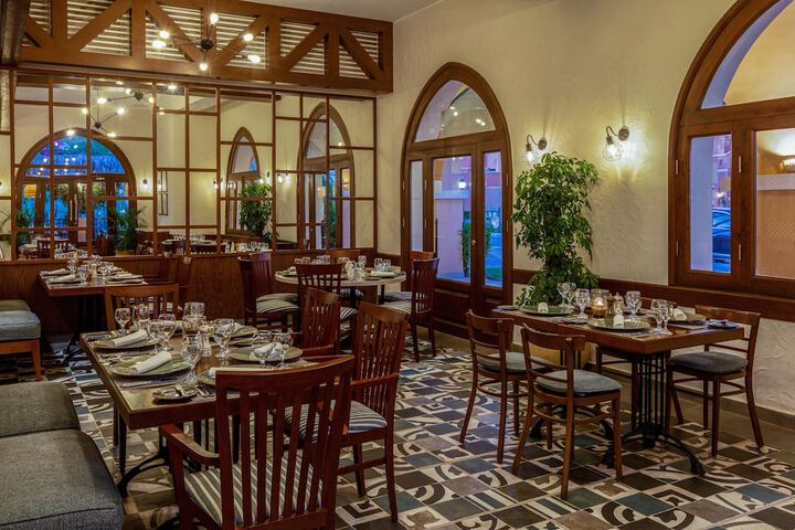 Dining 143 of 190