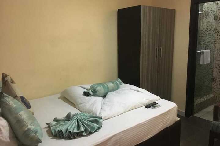 Room 6 of 22