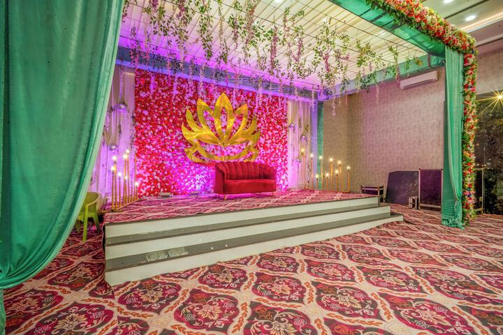 Ballroom/Hall 61 of 93