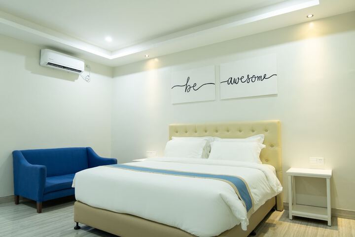Room 43 of 62