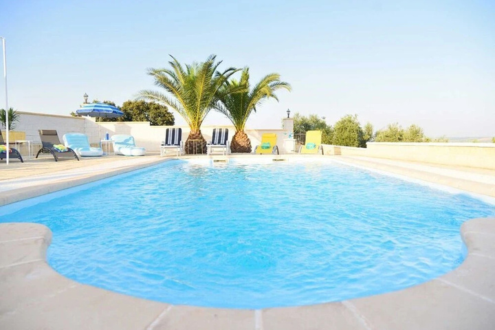 Pool 16 of 25