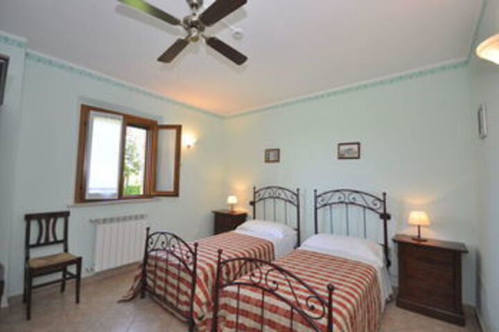 Room 27 of 43