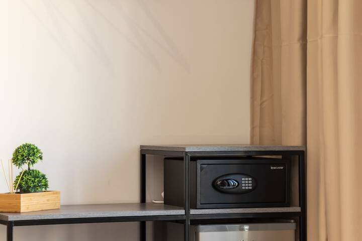 Room 22 of 48