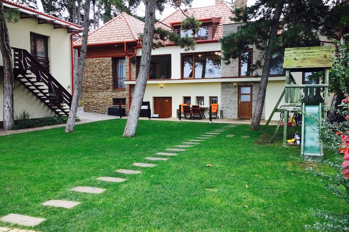 Hotel Exterior 78 of 98