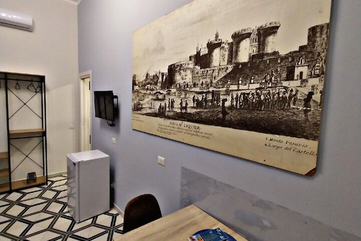 Room 12 of 37