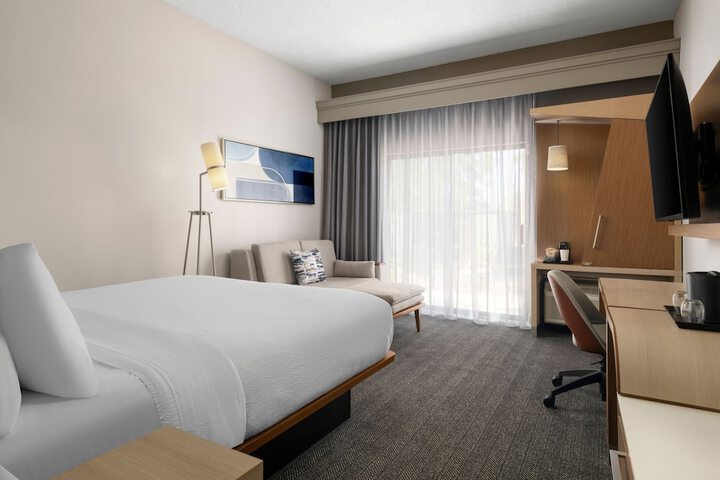 Room 6 of 20