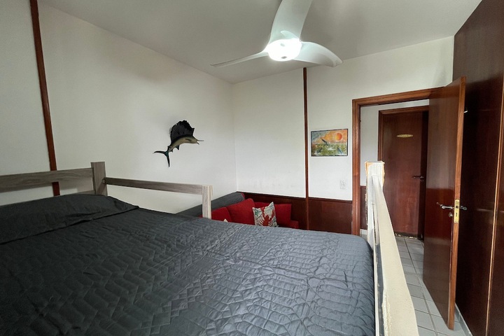 Room 25 of 487