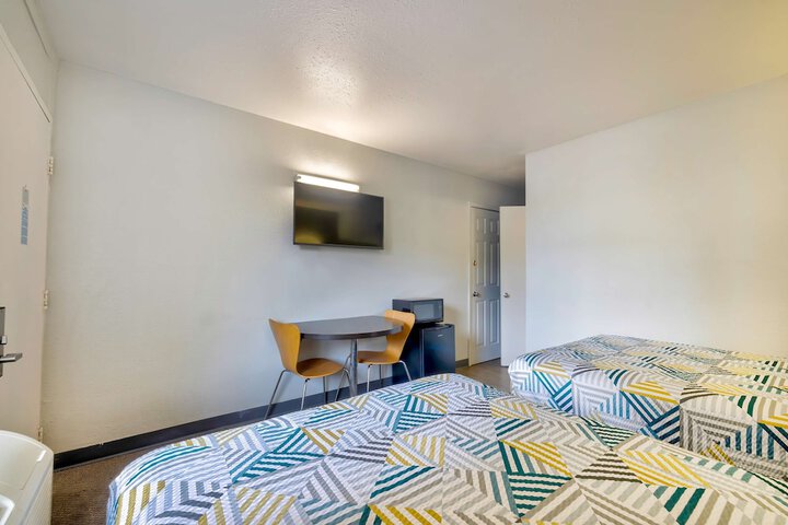 2 Double Beds (1 of 9)