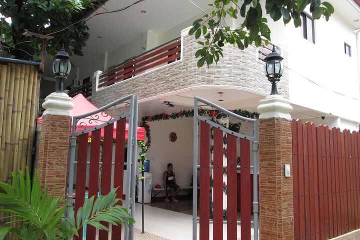 AJ Travellers Inn Annex
