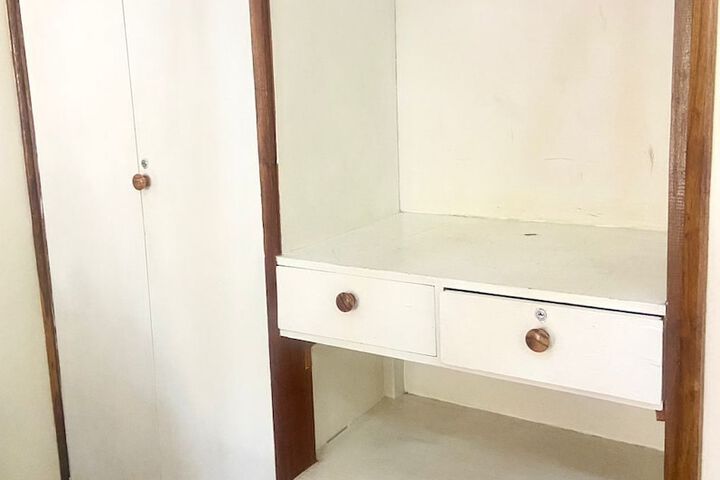 Room 8 of 27