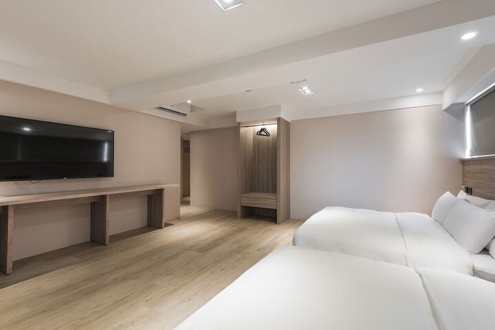 Room 48 of 145