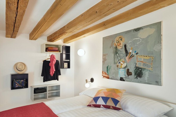Room 62 of 169