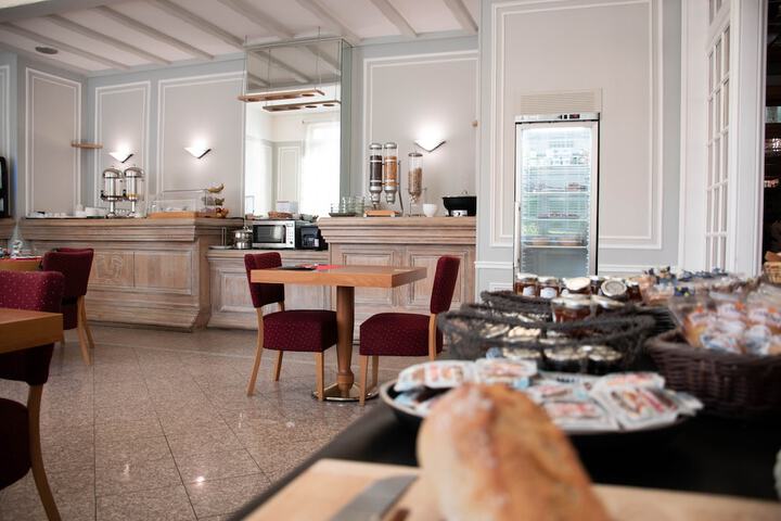 Breakfast/Coffee Service 14 of 15