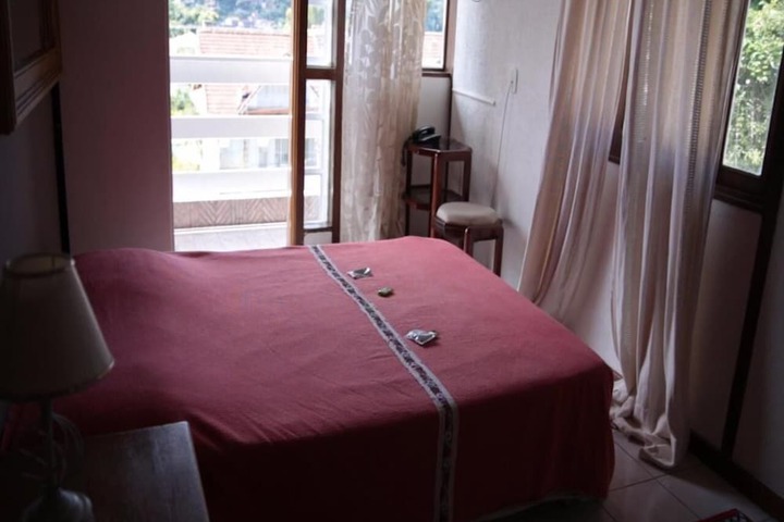 Room 5 of 49