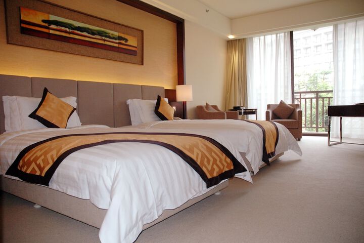 Room 4 of 50