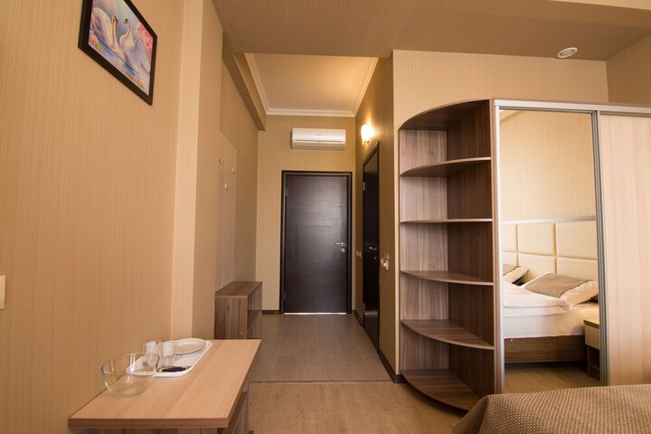 Room 10 of 67