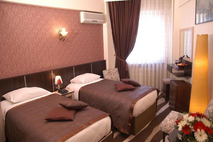 Room 14 of 38