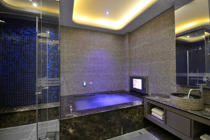 Room 55 of 57