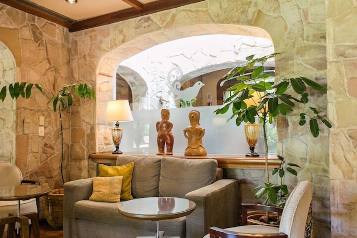 Entrance & Lobby