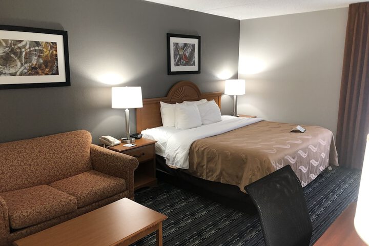 Standard | King Bed (10 of 29)