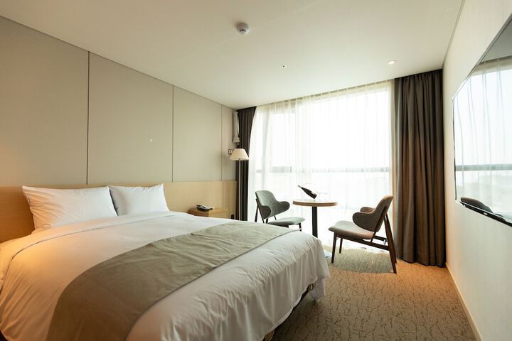 Room 7 of 61