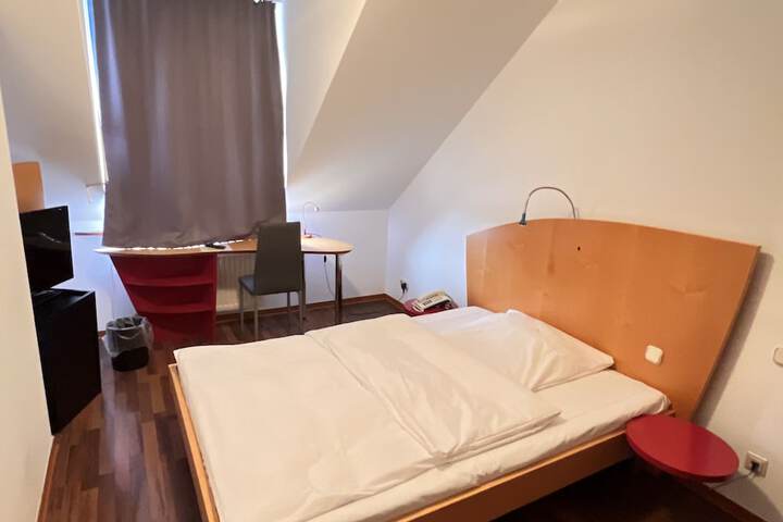 Room 3 of 24