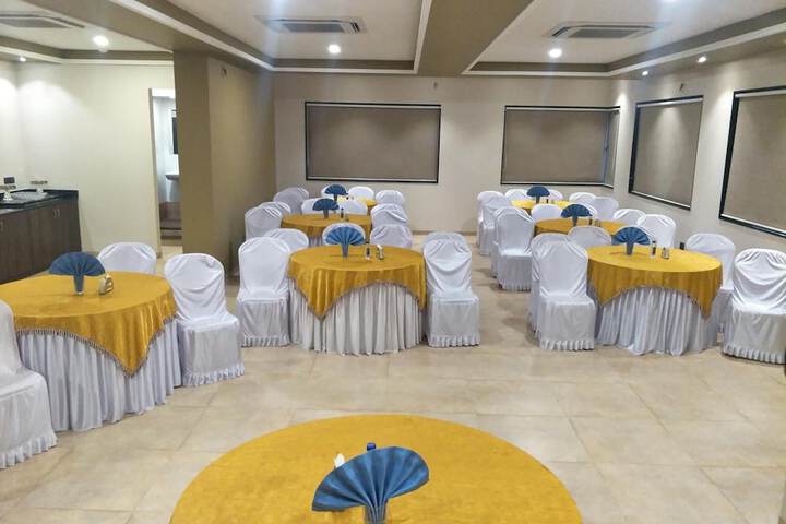 Ballroom/Hall 43 of 52