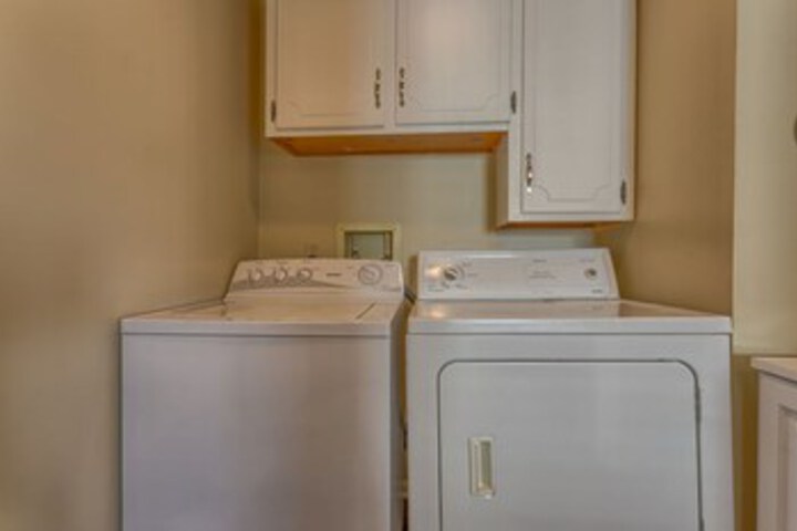 Laundry 20 of 47