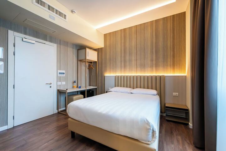 Room 30 of 95
