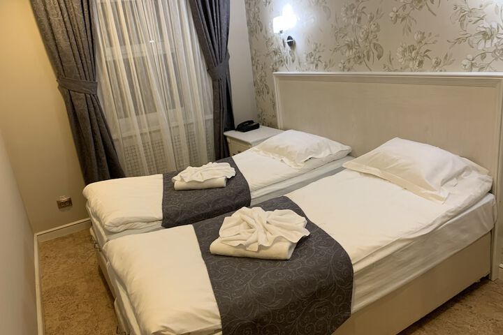 Room 52 of 126