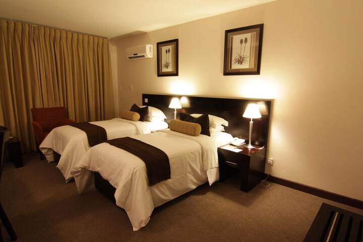 Room 10 of 38