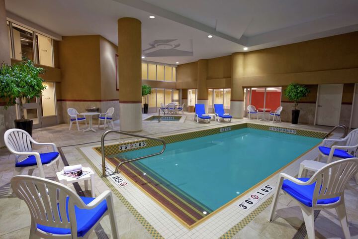 Hotel Pool