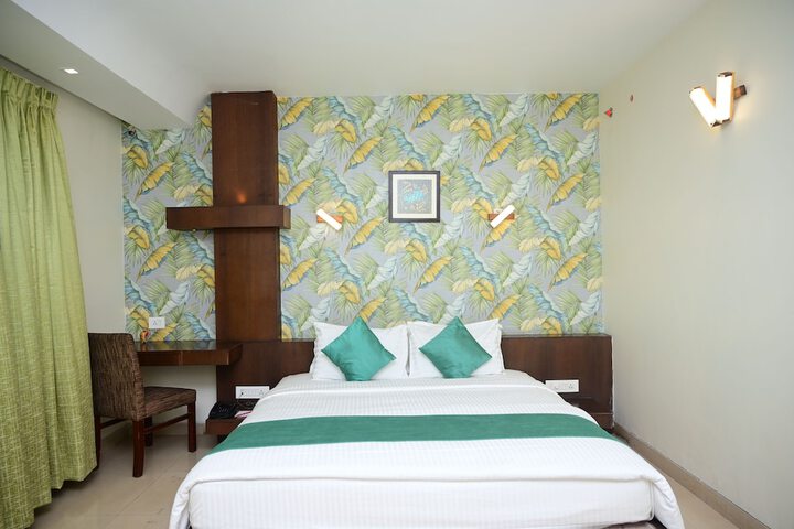 Room 11 of 25