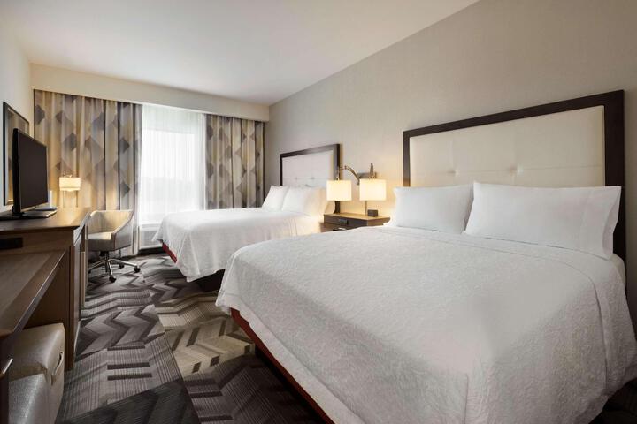 2 Queen Beds Hearing Accessible (3 of 5)