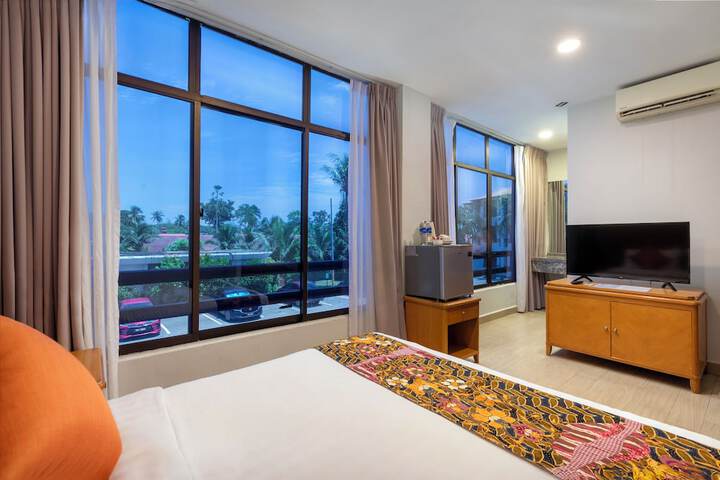 Room 9 of 80