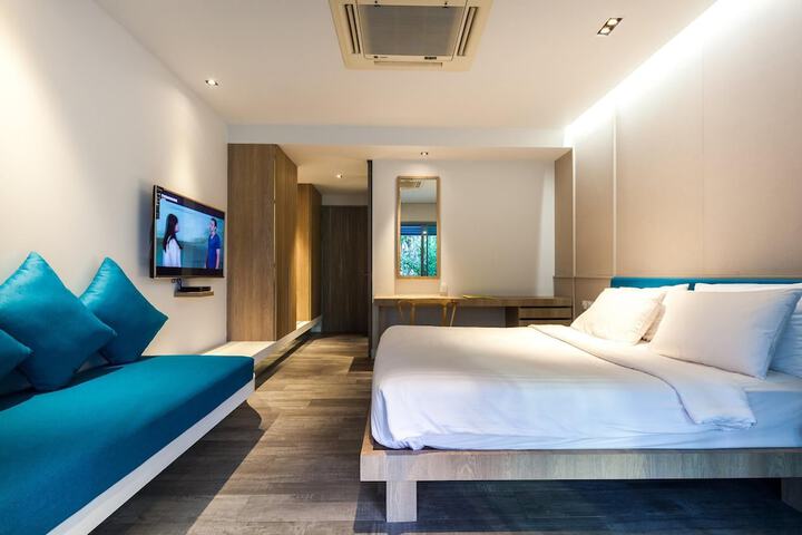 Room 12 of 48