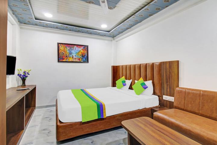 Room 20 of 35