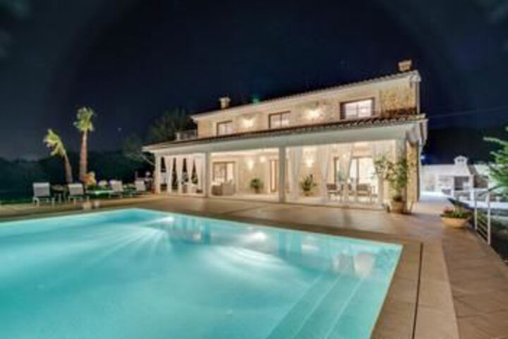 Pool 32 of 39