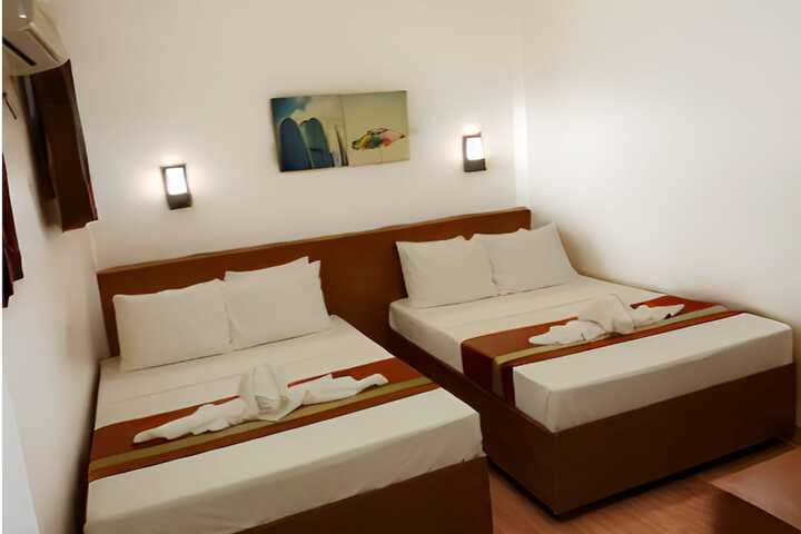 Room 15 of 48
