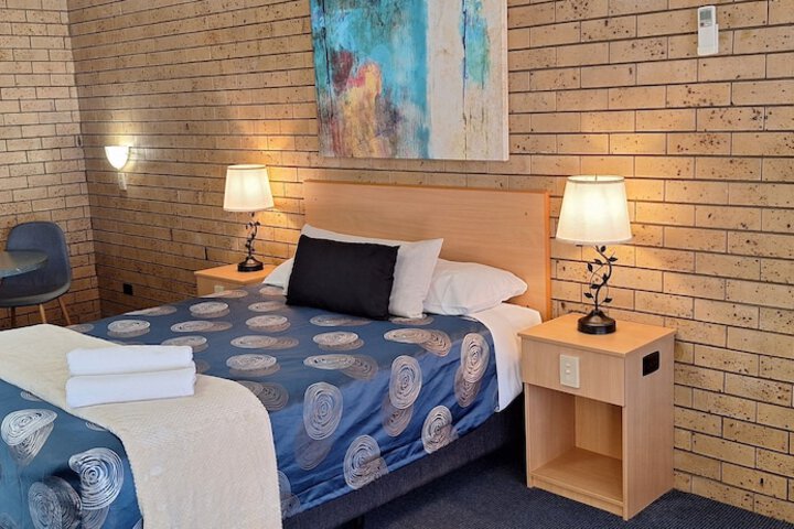 Room 15 of 32